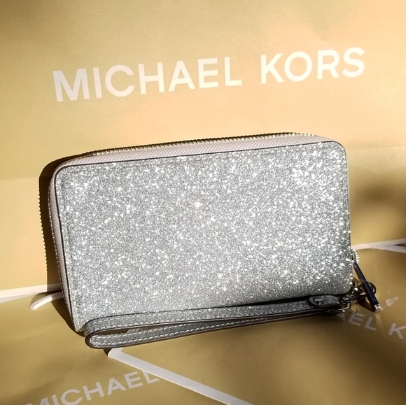 🚫SOLD🚫NWT MK GLITTER LEATHER PHONE WALLET - Picture 2 of 8